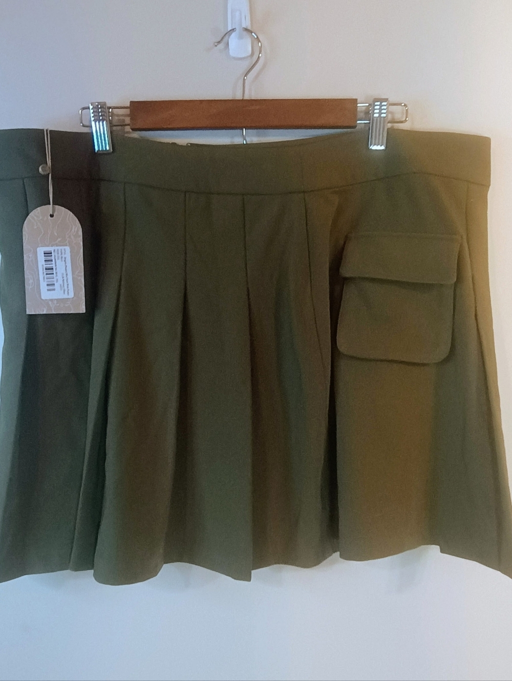 Meshki Olive Green Pleated Mini Skirt - Picture 5 of 6